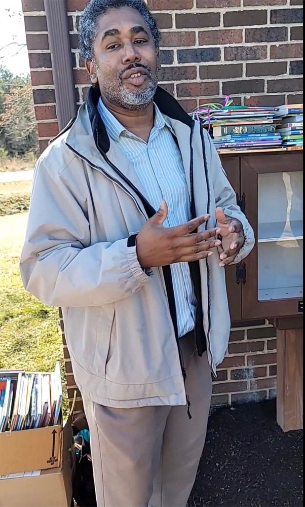 ED Felts Lewis Speaks at Book Box Ribbon Cutting.