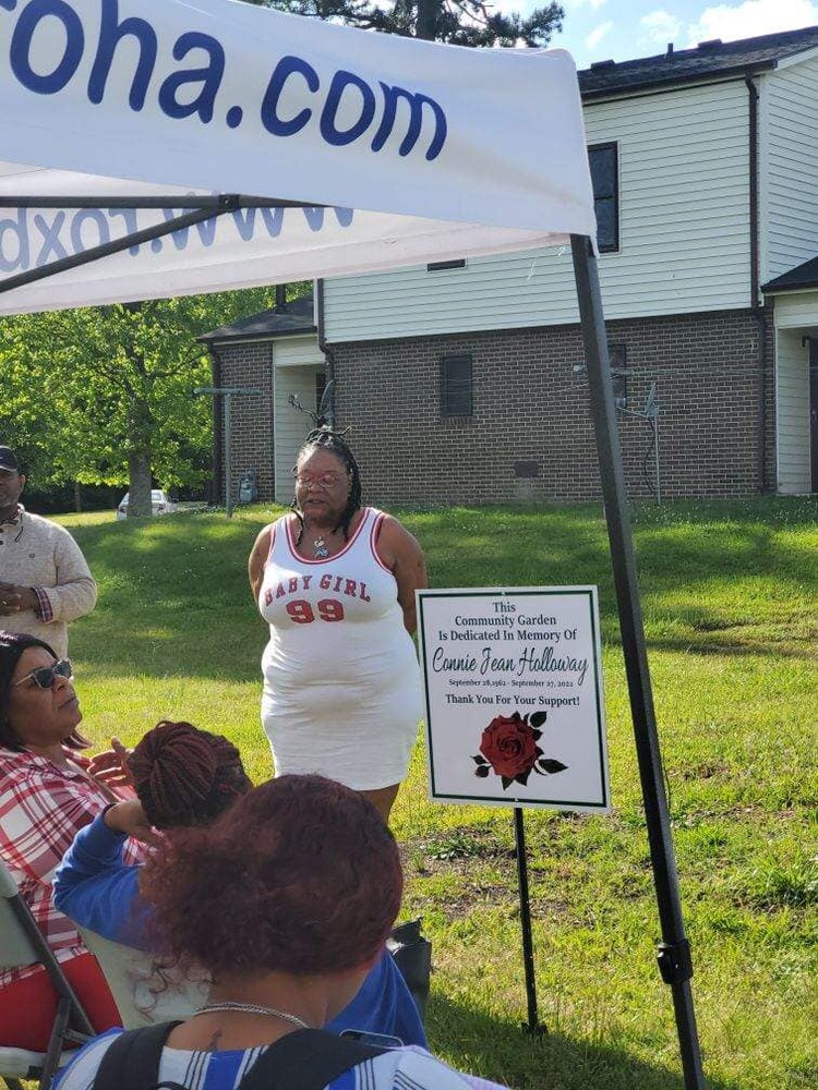 Holloway Daughter Speaks at Dedication Event.